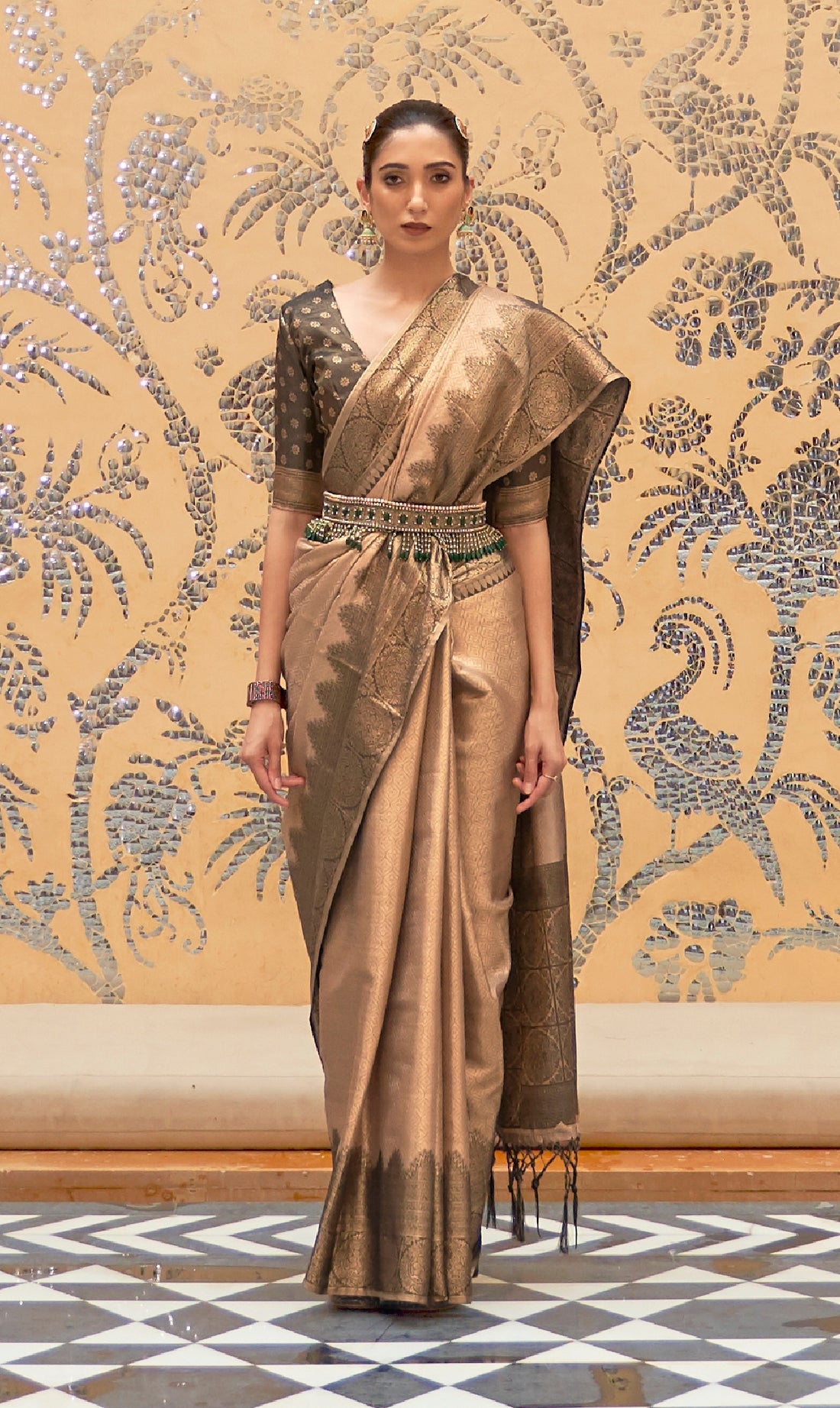 Tanishka โ Pure Golden Woven Kanjivaram Saree