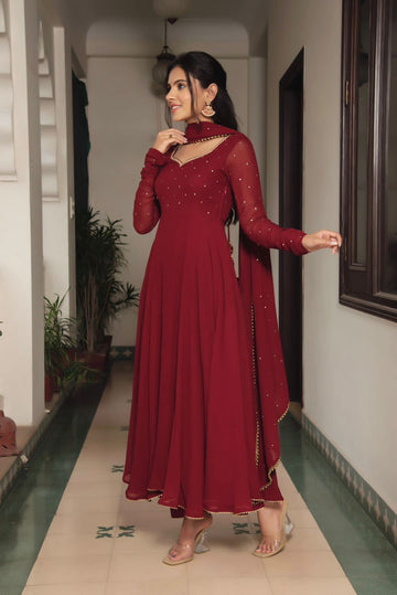 Minimalist Georgette Diamond Gown With Dupatta