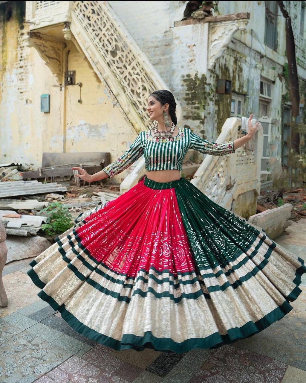 Garba Pehnava Navratri Lehenga Choli