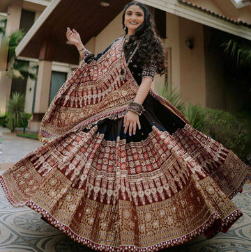 Devi Dazzle Navratri Lehenga Choli