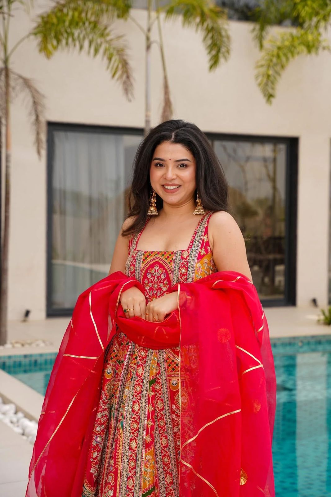 Khusbani Grace Gown