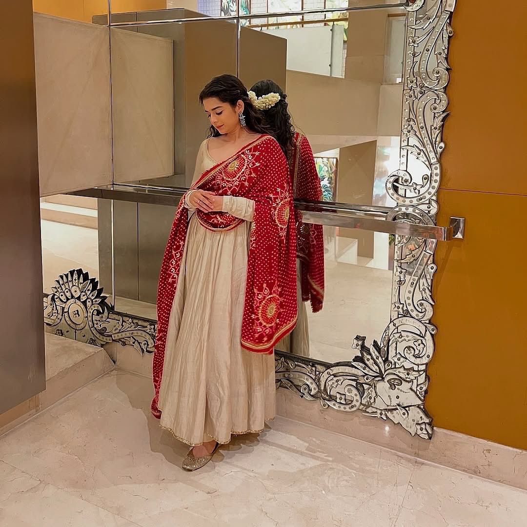 Leela Loom Gown With Dupatta