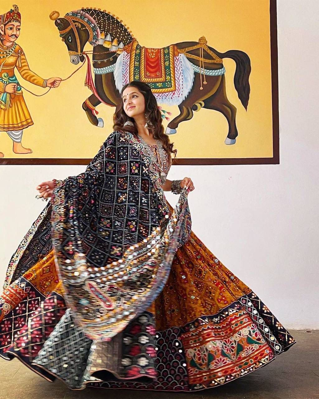 Jhuhi Glamour Navratri Lehenga Choli